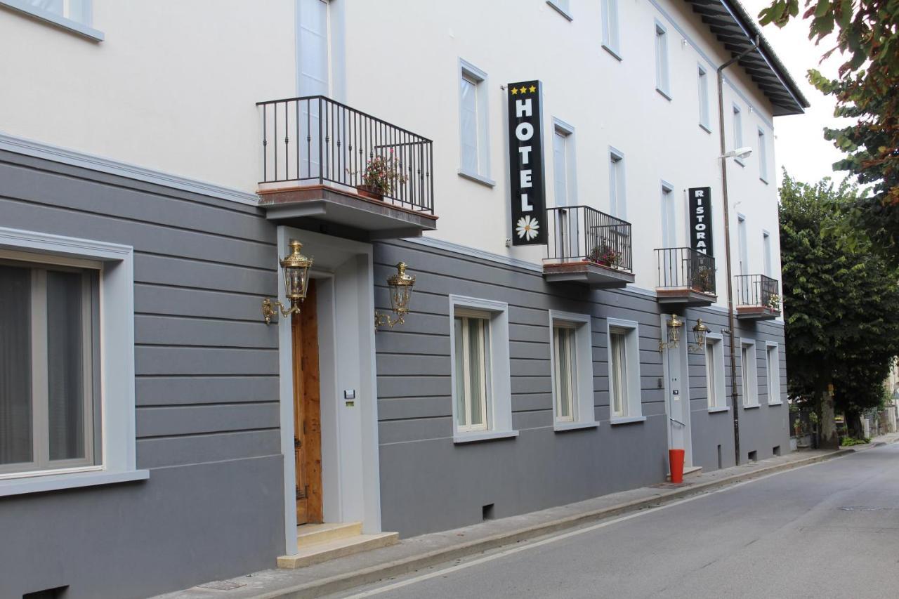 Hotel Margherita Montepiano エクステリア 写真